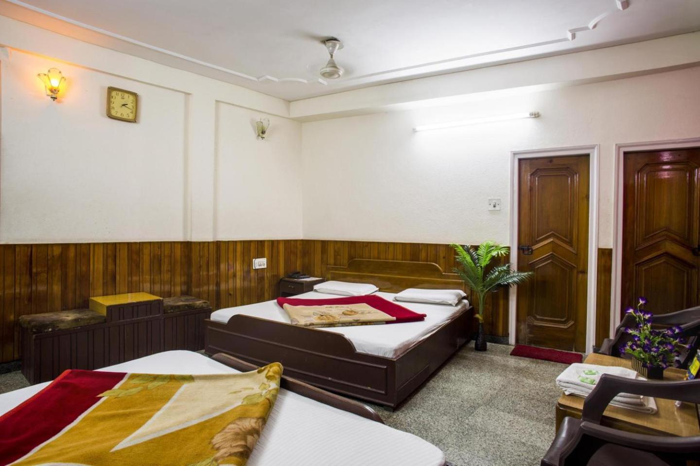 Hotel Raghunath Джамму Экстерьер фото