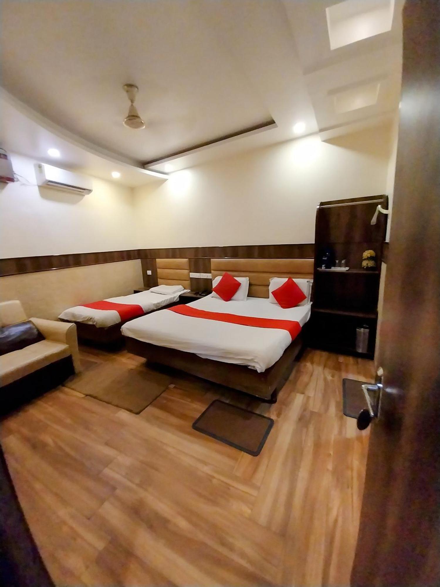 Hotel Raghunath Джамму Экстерьер фото