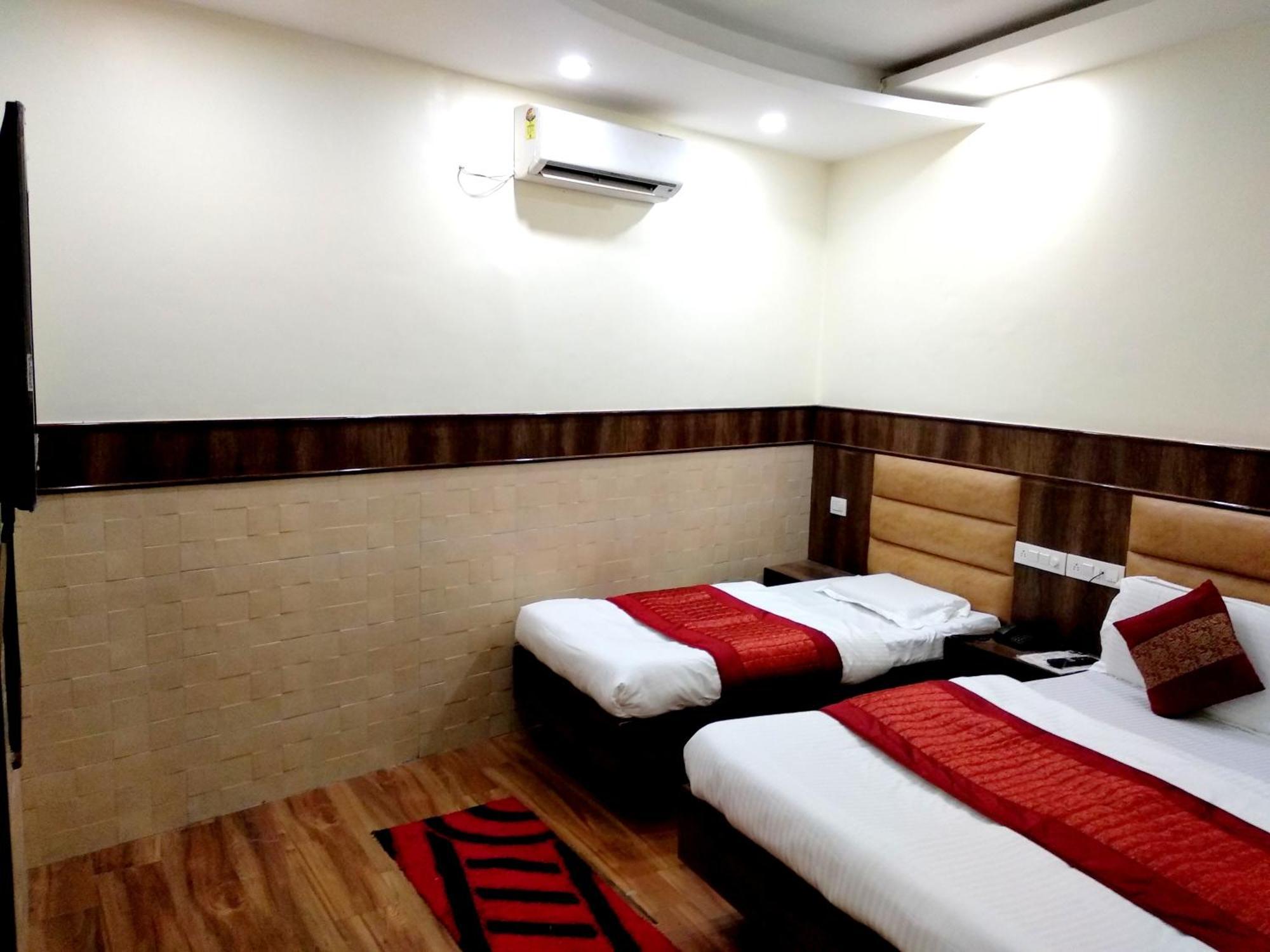 Hotel Raghunath Джамму Экстерьер фото
