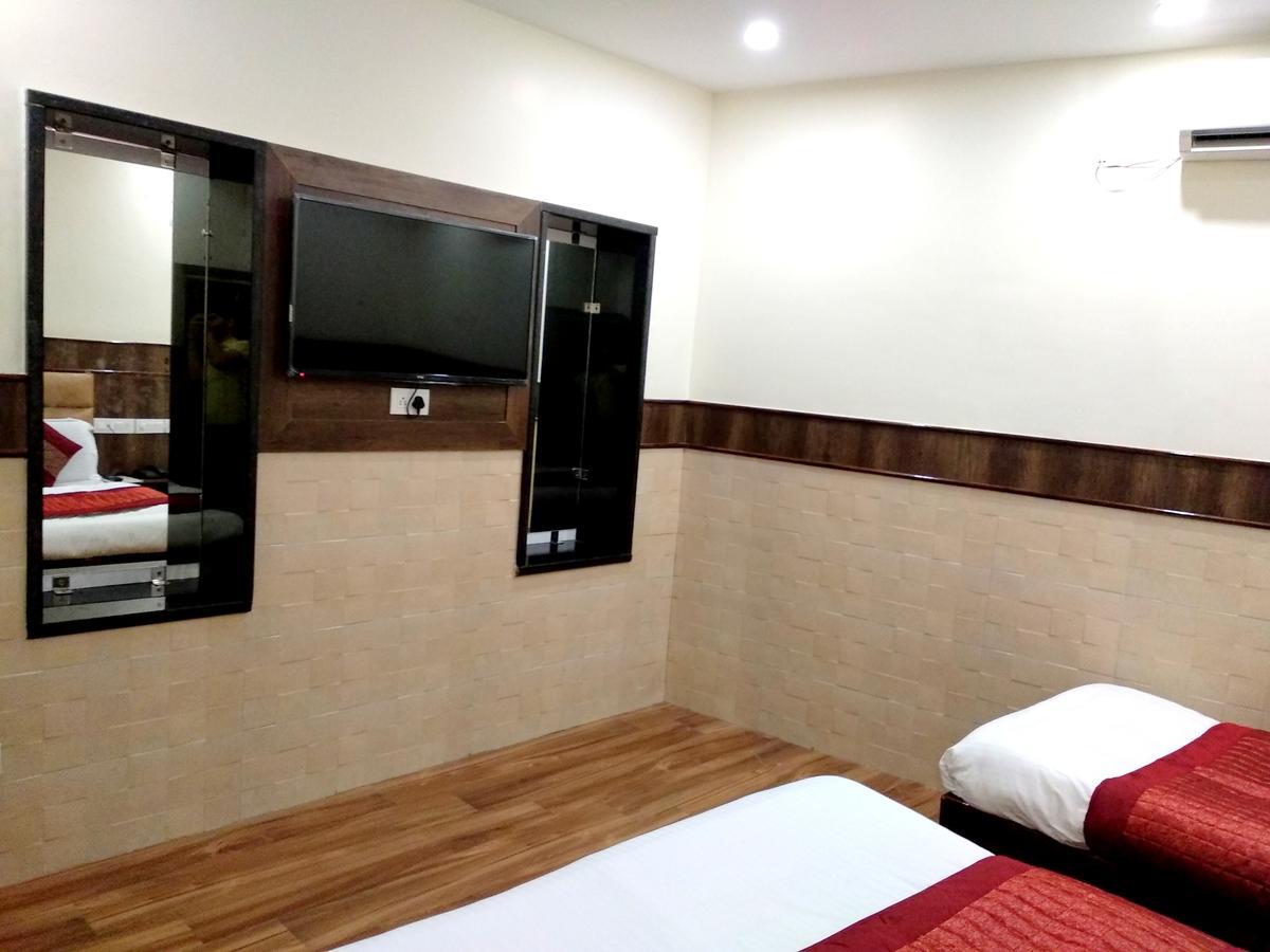 Hotel Raghunath Джамму Экстерьер фото